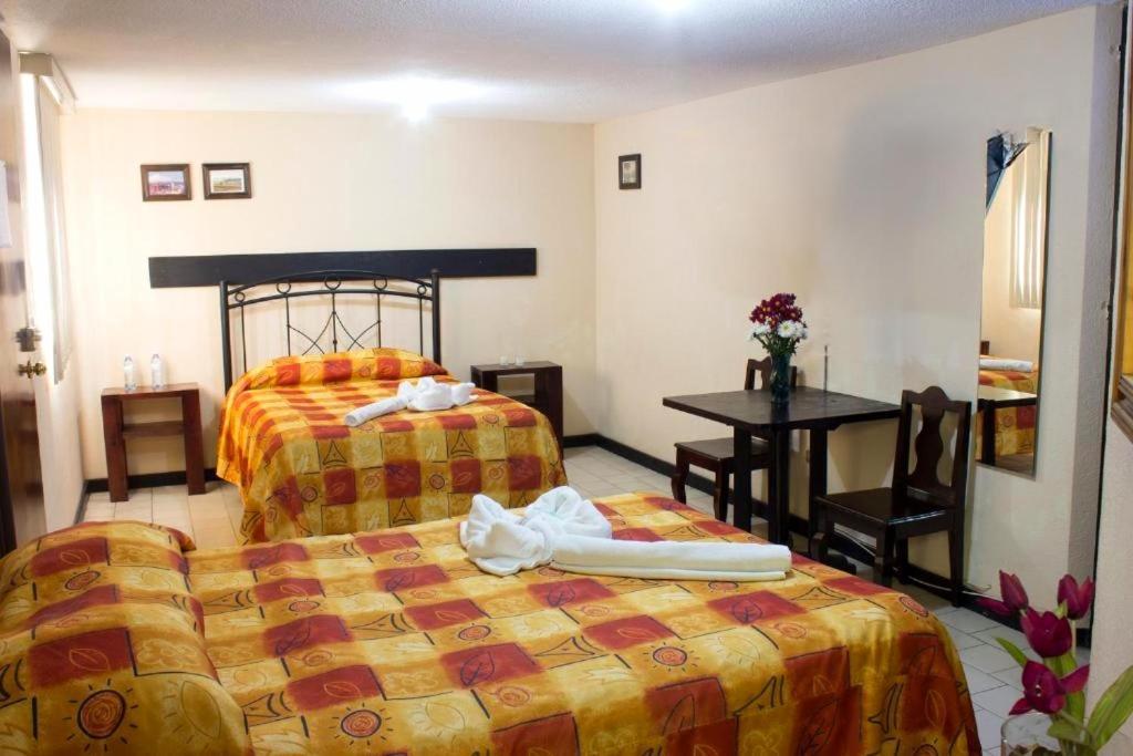 Villas Hotel Чолула Экстерьер фото